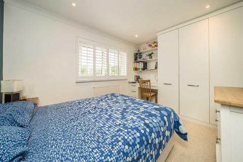8a Highfield Close, Long Ditton, Surbiton, KT6 5JG