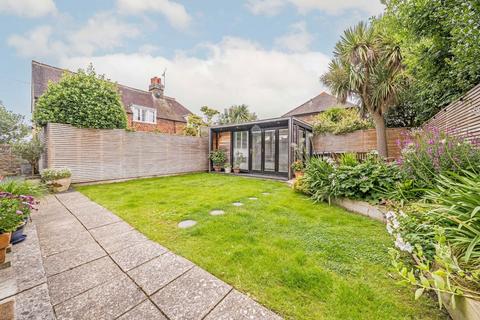 8a Highfield Close, Long Ditton, Surbiton, KT6 5JG