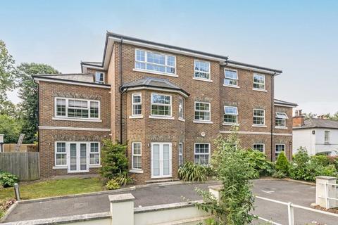 1 bedroom flat for sale, Portsmouth Road, Thames Ditton KT7