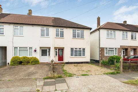 70 Mount Road, Chessington, KT9 1JN
