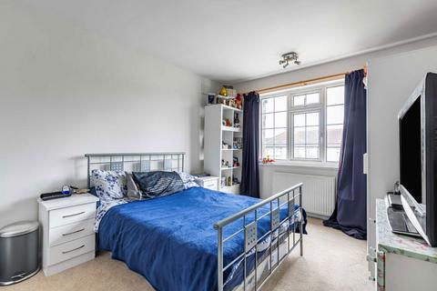 70 Mount Road, Chessington, KT9 1JN
