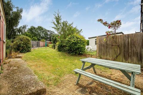 70 Mount Road, Chessington, KT9 1JN