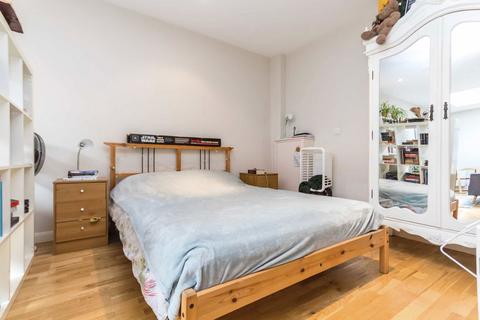 Studio to rent, Fleece Road, Surbiton KT6