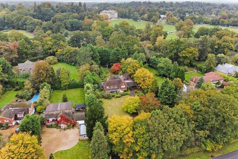 5 bedroom detached house for sale, Meadway, Esher KT10