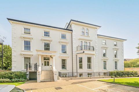 2 bedroom flat for sale, Oak Hill, Surbiton KT6