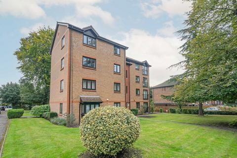 2 bedroom flat for sale, Adams Close, Surbiton KT5