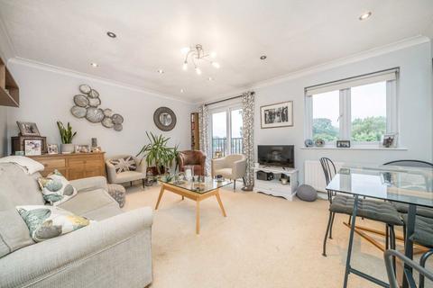 2 bedroom flat for sale, Adams Close, Surbiton KT5