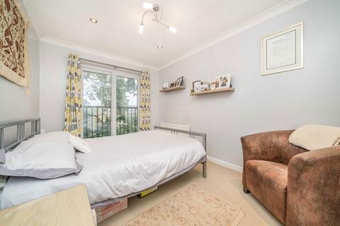 2 bedroom flat for sale, Adams Close, Surbiton KT5