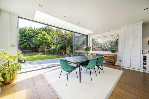 28 Cambridge Road, Teddington, TW11 8DR