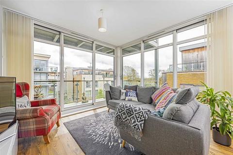 2 bedroom flat for sale, Blagrove Road, Teddington TW11