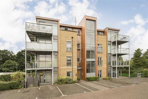 2 bedroom flat for sale, Southcott Road, Teddington TW11