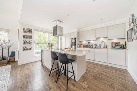 2 bedroom flat for sale, Southcott Road, Teddington TW11