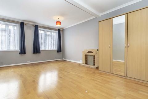 3 bedroom maisonette to rent, Tolworth Broadway, Surbiton KT6