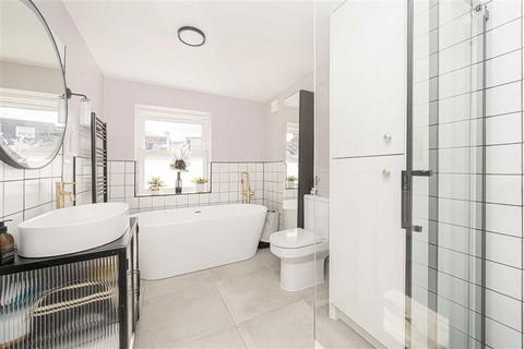 7 Walpole Road, Teddington, TW11 8PJ