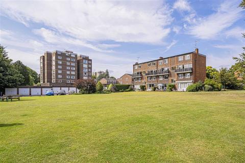 2 bedroom flat for sale, Broom Close, Teddington TW11