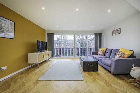 2 bedroom flat for sale, Broom Close, Teddington TW11