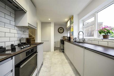 2 bedroom flat for sale, Broom Close, Teddington TW11