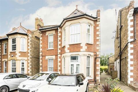 2 bedroom flat for sale, Waldegrave Road, Teddington TW11