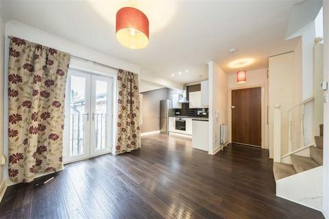 2 bedroom flat for sale, Waldegrave Road, Teddington TW11