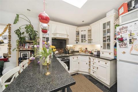 1 bedroom flat for sale, High Street, Teddington TW11