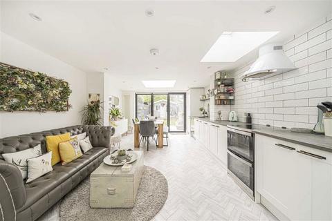 4 bedroom house for sale, York Road, Teddington TW11