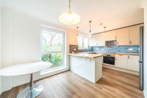 4 bedroom house to rent, Lovelace Gardens, Surbiton KT6