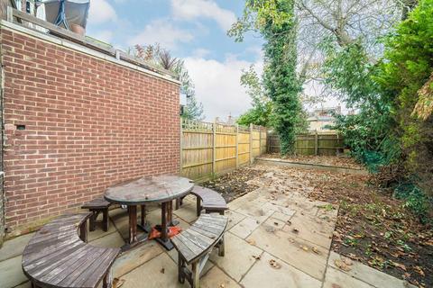 4 bedroom house to rent, Lovelace Gardens, Surbiton KT6