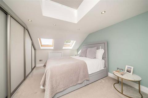 3 bedroom house for sale, Stanley Gardens Road, Teddington TW11