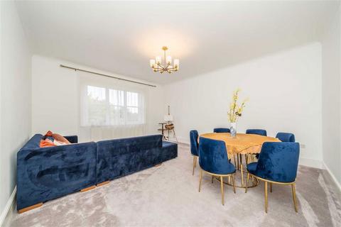 3 bedroom flat to rent, Gloucester Road, Teddington TW11