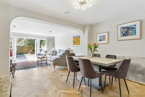 2 bedroom house for sale, Chadwick Close, Teddington TW11