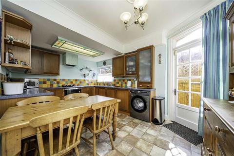 4 bedroom house for sale, Coleshill Road, Teddington TW11