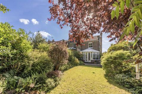 46 Coleshill Road, Teddington, TW11 0LJ