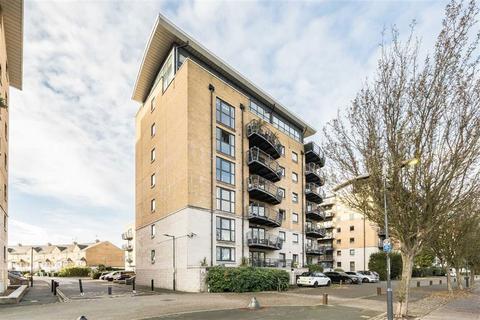 2 bedroom flat for sale, Glaisher Street, London SE8