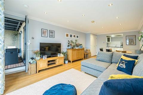 2 bedroom flat for sale, Glaisher Street, London SE8