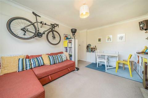 2 bedroom flat for sale, Park Road, Kingston Upon Thames KT1