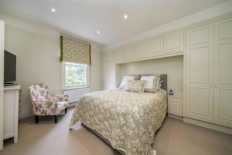 4 bedroom detached house for sale, Cromwell Road, Teddington TW11