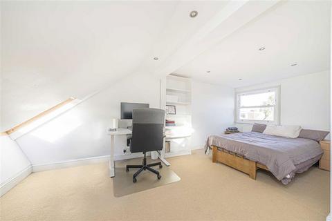 42 Connaught Road, Teddington, TW11 0PX