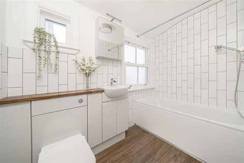 42 Connaught Road, Teddington, TW11 0PX