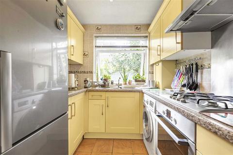 2 bedroom maisonette for sale, Harrowdene Gardens, Teddington TW11