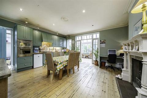 5 bedroom semi-detached house for sale, Munster Road, Teddington TW11