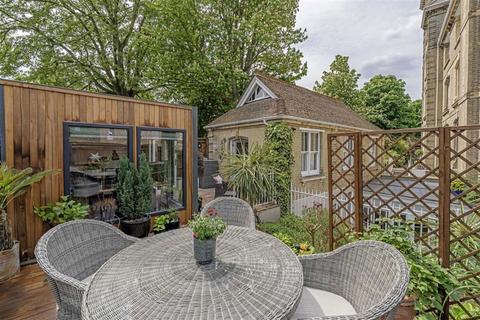 2 bedroom house for sale, Langdon Park, Teddington TW11