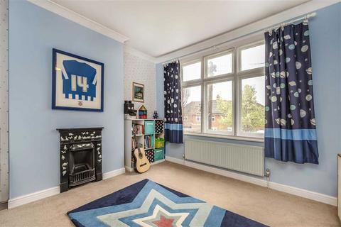 4 bedroom house for sale, Winchendon Road, Teddington TW11