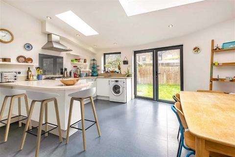 4 bedroom house for sale, Winchendon Road, Teddington TW11