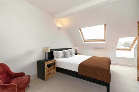 51 Winchendon Road, Teddington, TW11 0SU
