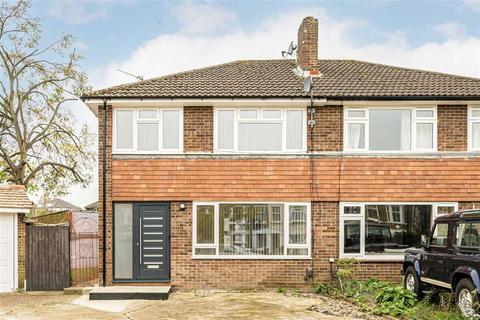 3 bedroom semi-detached house to rent, Stanley Road, Teddington TW11