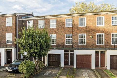 3 bedroom house to rent, Broom Park, Teddington TW11