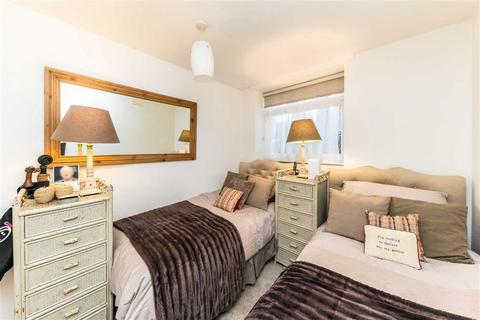 2, Beech Court River Reach, Teddington, TW11 9QW