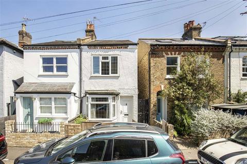 3 bedroom house for sale, Railway Road, Teddington TW11