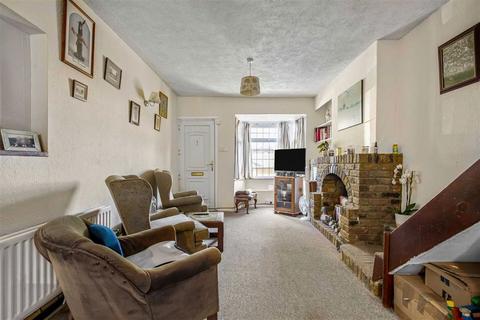 3 bedroom house for sale, Railway Road, Teddington TW11