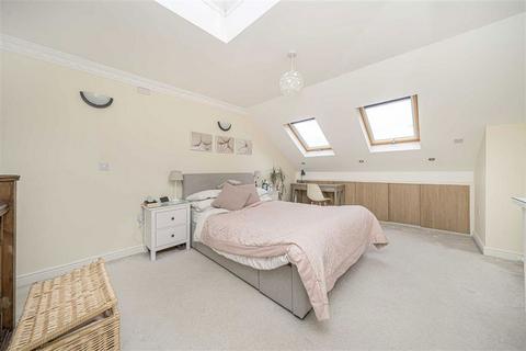 undefined, Stanley Gardens Road, Teddington TW11